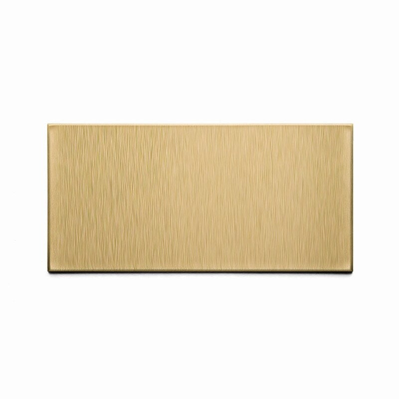 Ensemble de carreaux métalliques à grain court, couleur champagne brossé, 7,6 cm x 15,2 cm (3 po x 6 po), à décoller et à coller Aspect (1,4 m²).