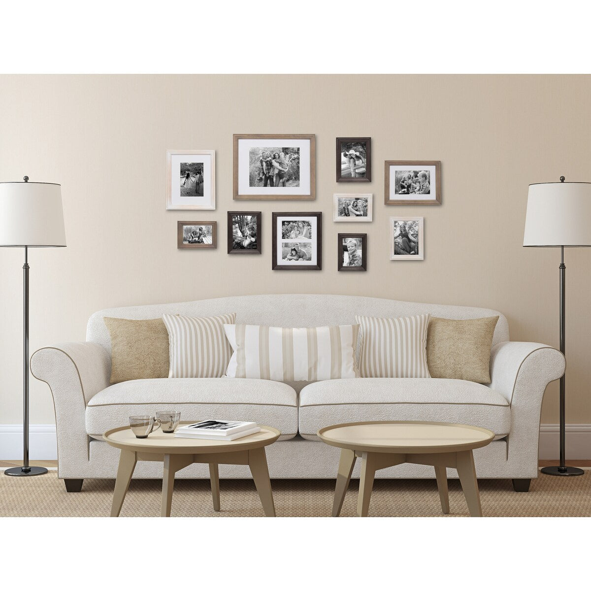 Ensemble de 10 cadres photo muraux en bois Kate and Laurel Bordeaux