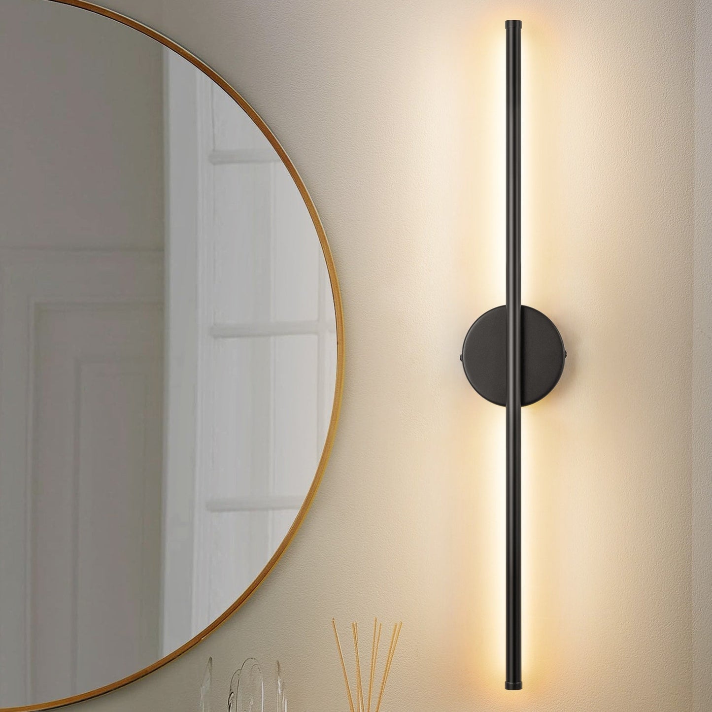 Applique murale LED linéaire moderne à 1 lumière, noire/dorée/nickel, à intensité variable, pour salle de bain.