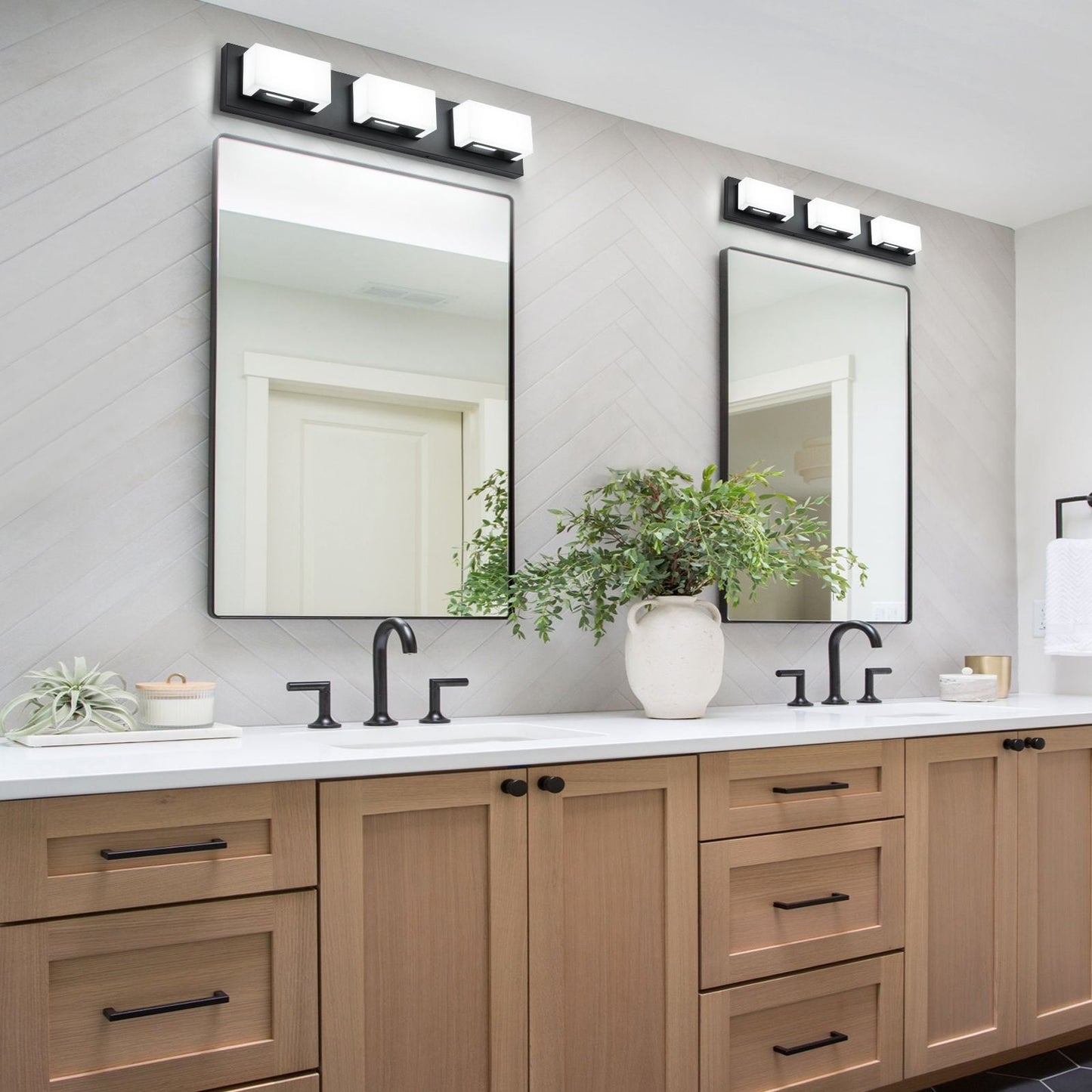 Applique murale LED moderne pour salle de bain, 3/4/5 lumières, noir mat, à intensité variable.