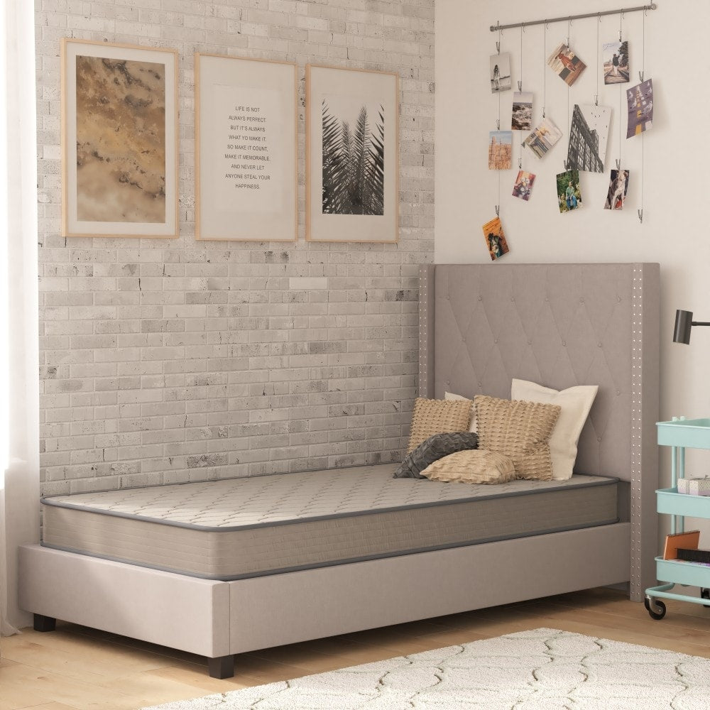Matelas hybride à ressorts ensachés à plateau ferme moyen