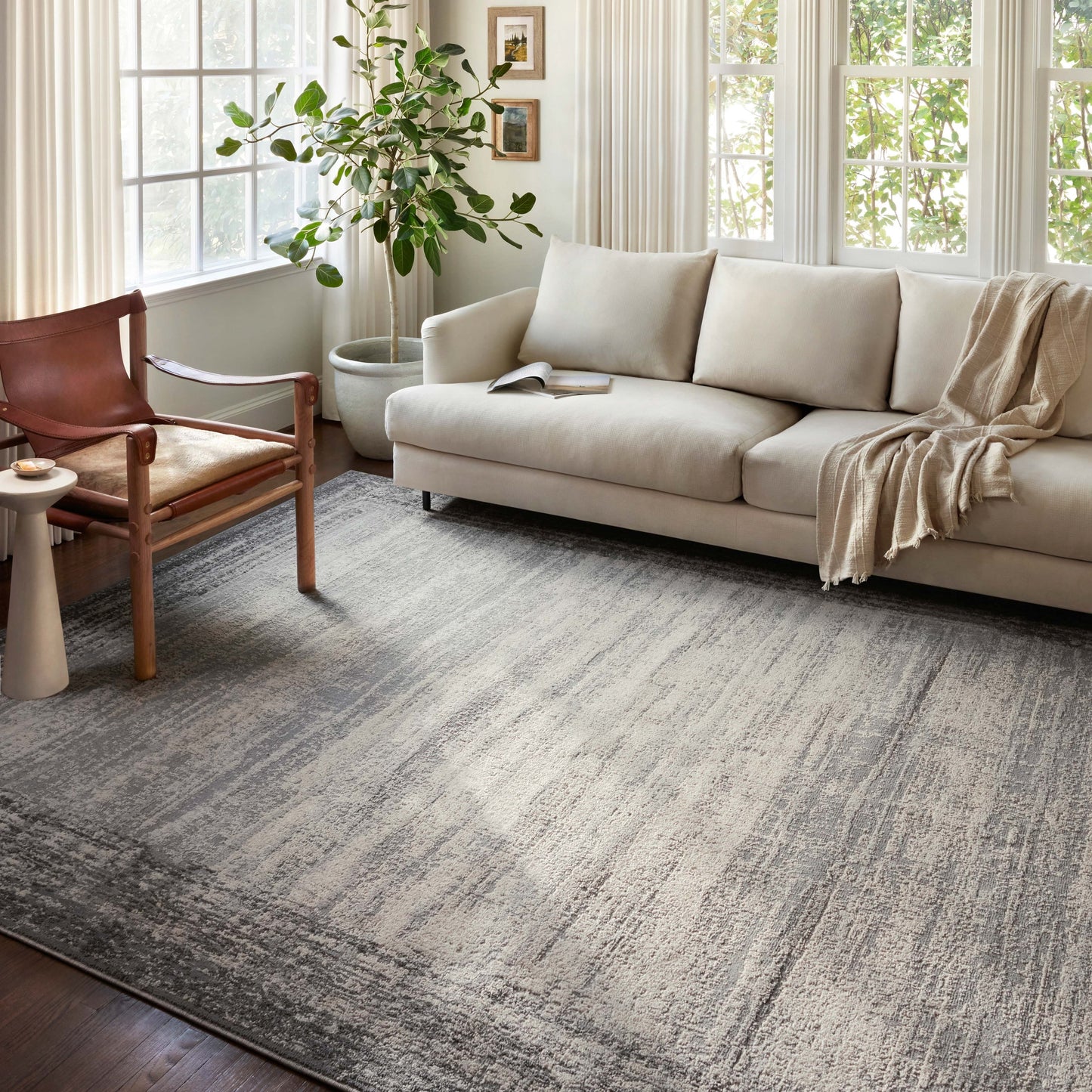 Tapis Alexander Home Grant moderne à bordure abstraite