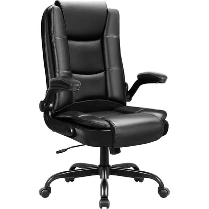 Fauteuil de bureau BOSSIN pour grandes tailles, ergonomique, à dossier haut, réglable en hauteur, en cuir, avec accoudoirs rembourrés et relevables.