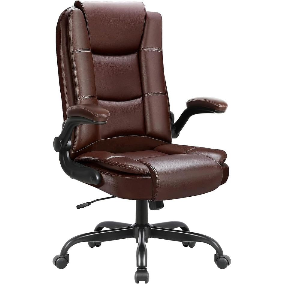 Fauteuil de bureau BOSSIN pour grandes tailles, ergonomique, à dossier haut, réglable en hauteur, en cuir, avec accoudoirs rembourrés et relevables.