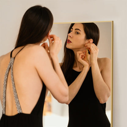 Miroir sur pied avec cadre en alliage d'aluminium, idéal pour la chambre ou le dressing.