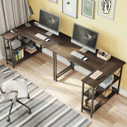 Petit bureau d'angle en forme de L avec étagères de rangement