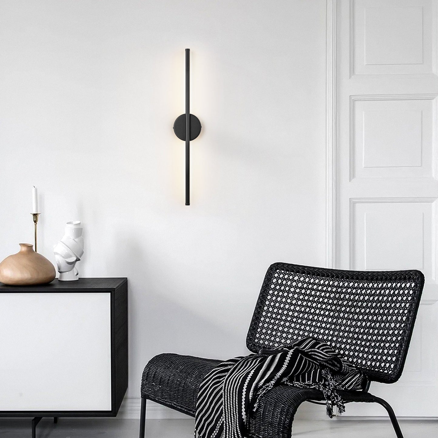 Applique murale LED linéaire moderne à 1 lumière, noire/dorée/nickel, à intensité variable, pour salle de bain.