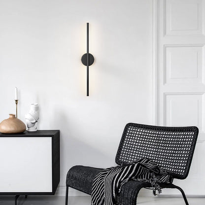 Applique murale LED linéaire moderne à 1 lumière, noire/dorée/nickel, à intensité variable, pour salle de bain.