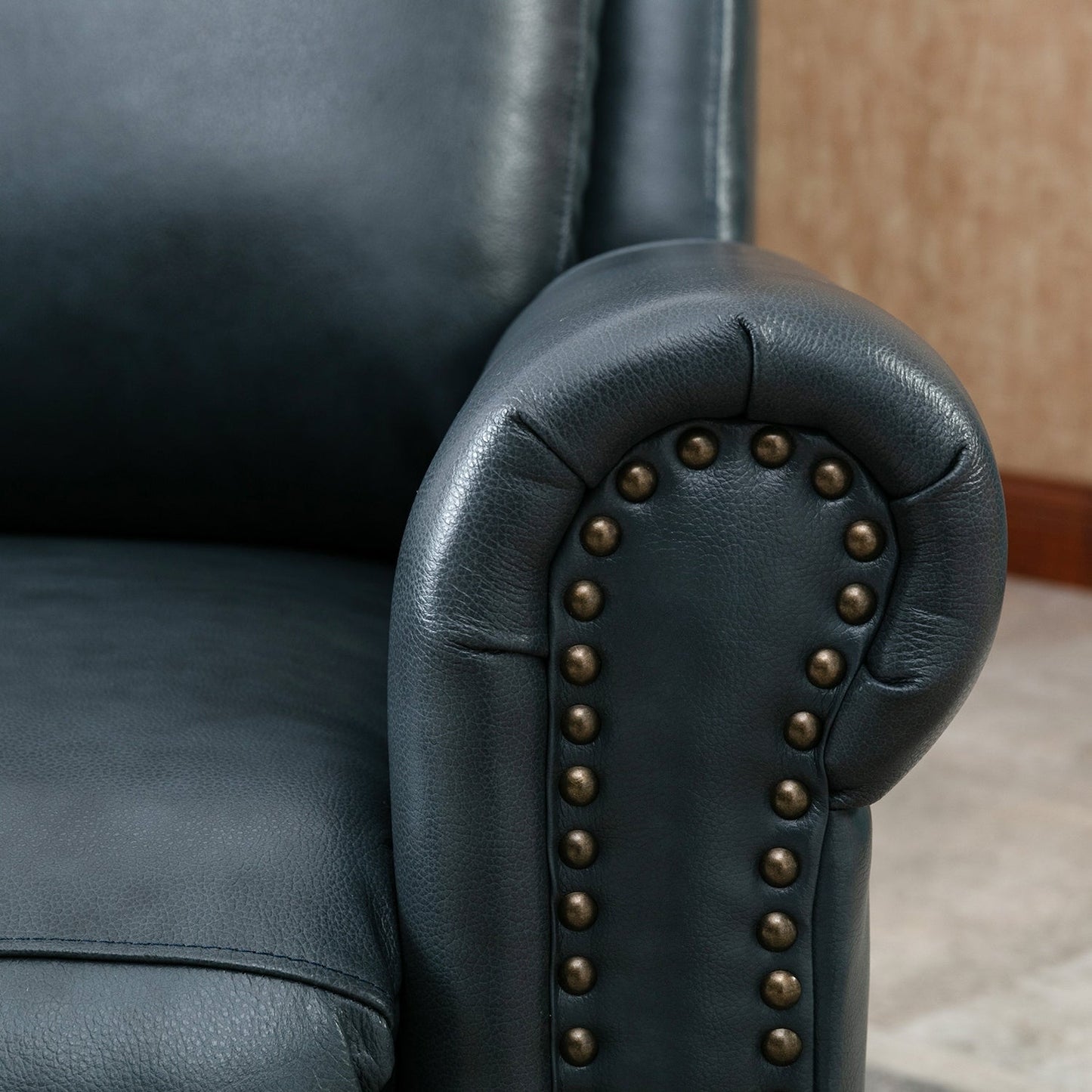 Fauteuil inclinable en cuir véritable avec accoudoirs et dossier confortables