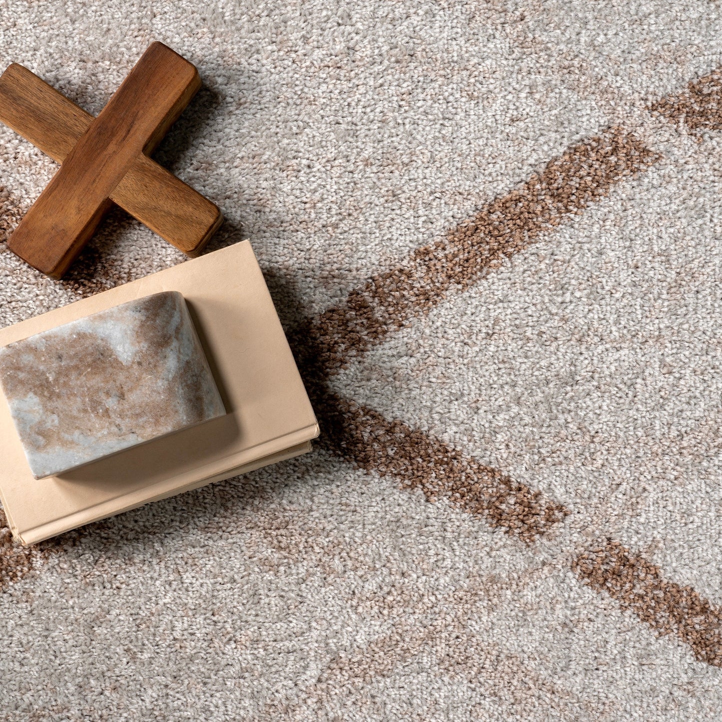 Tapis de sol abstrait moderne Nuloom Skylar