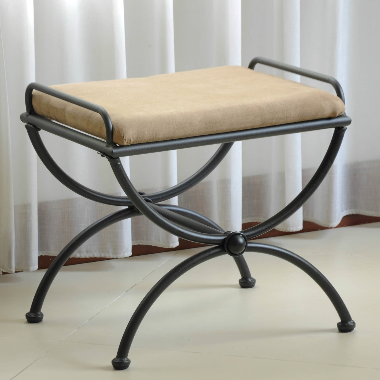 Tabouret de coiffeuse Cambridge en fer avec coussin