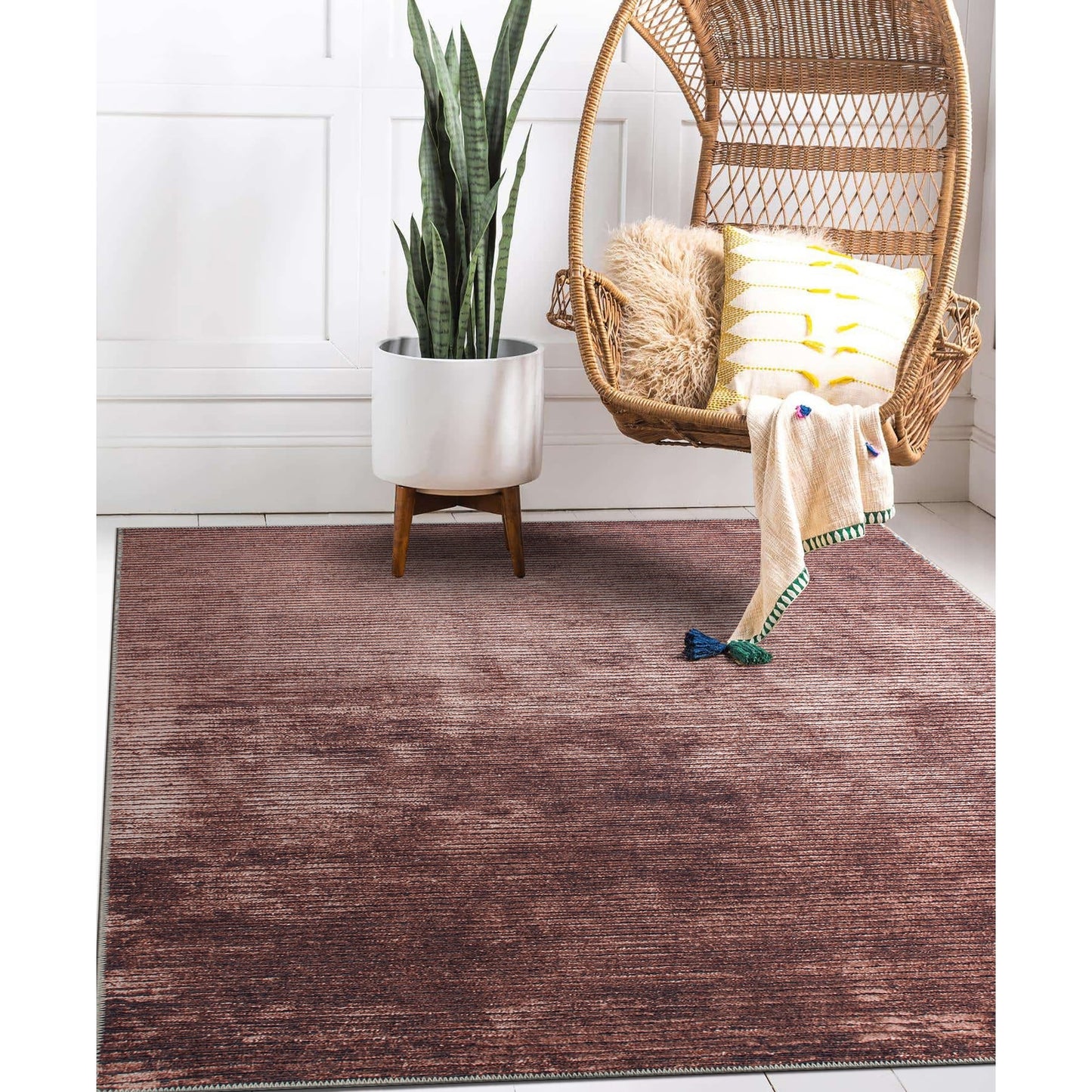 Tapis contemporain à rayures usées lavable en machine