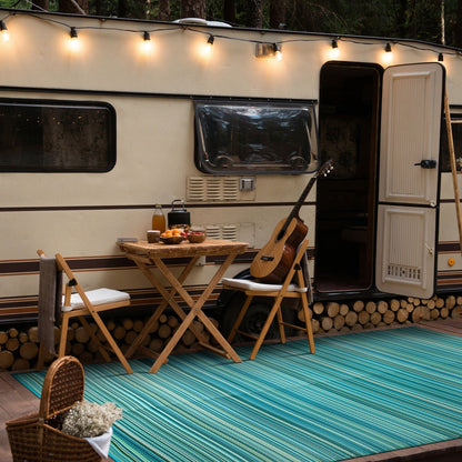 Tapis d'extérieur réversibles en plastique à rayures contemporaines