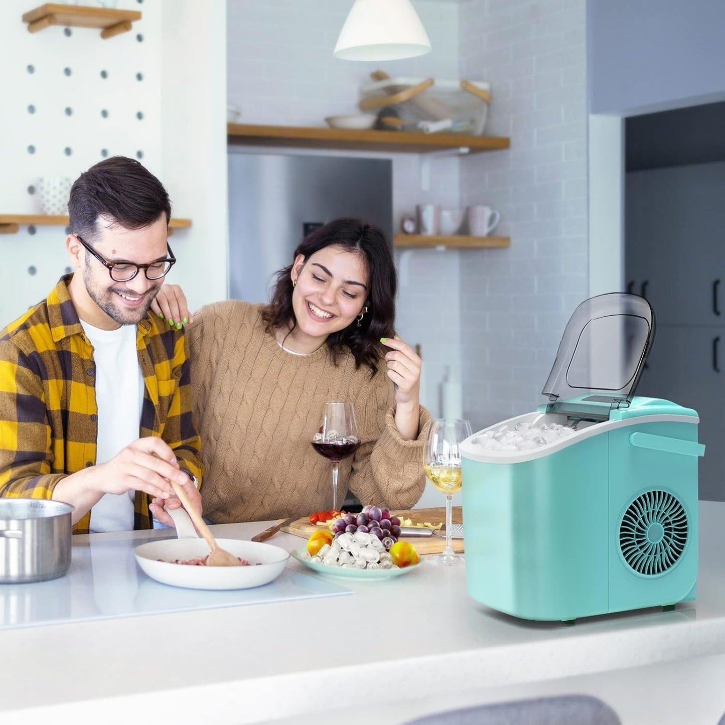 Machine à glaçons portable de comptoir avec fonction autonettoyante, 9 glaçons ronds en 6 minutes, fournie avec panier à glaçons et pelle à glace.