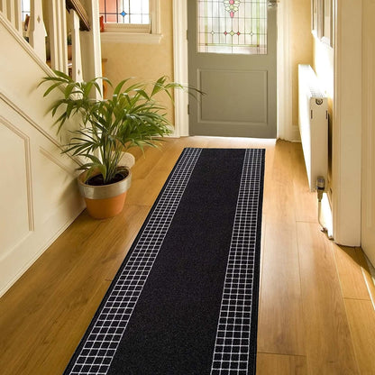 Tapis de couloir contemporain antidérapant à bordure à carreaux, 66 cm de large