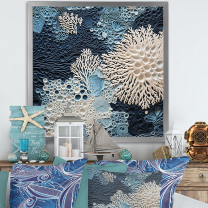 Designart Collage de coraux bleus et blancs sous l'eau, style côtier, toile encadrée