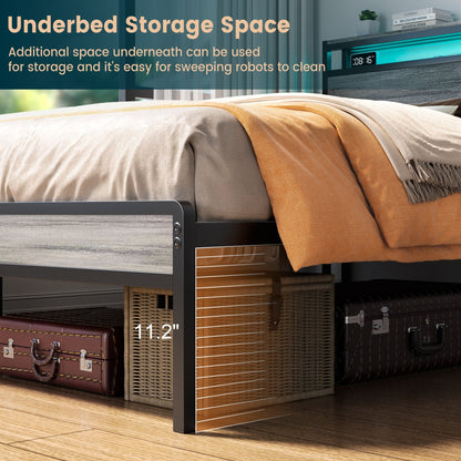 Cadre de lit plateforme en bois de style ferme avec station de charge et lumières LED