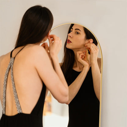 Miroir sur pied avec cadre en alliage d'aluminium, idéal pour la chambre ou le dressing.