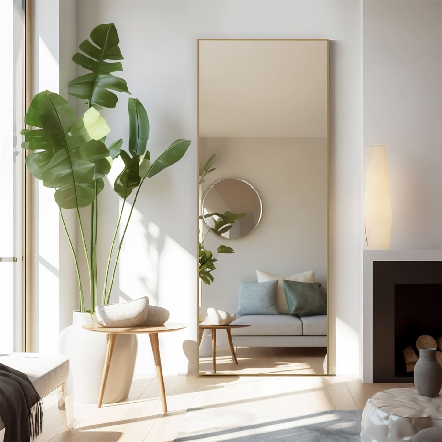 Miroir sur pied avec cadre en alliage d'aluminium, idéal pour la chambre ou le dressing.