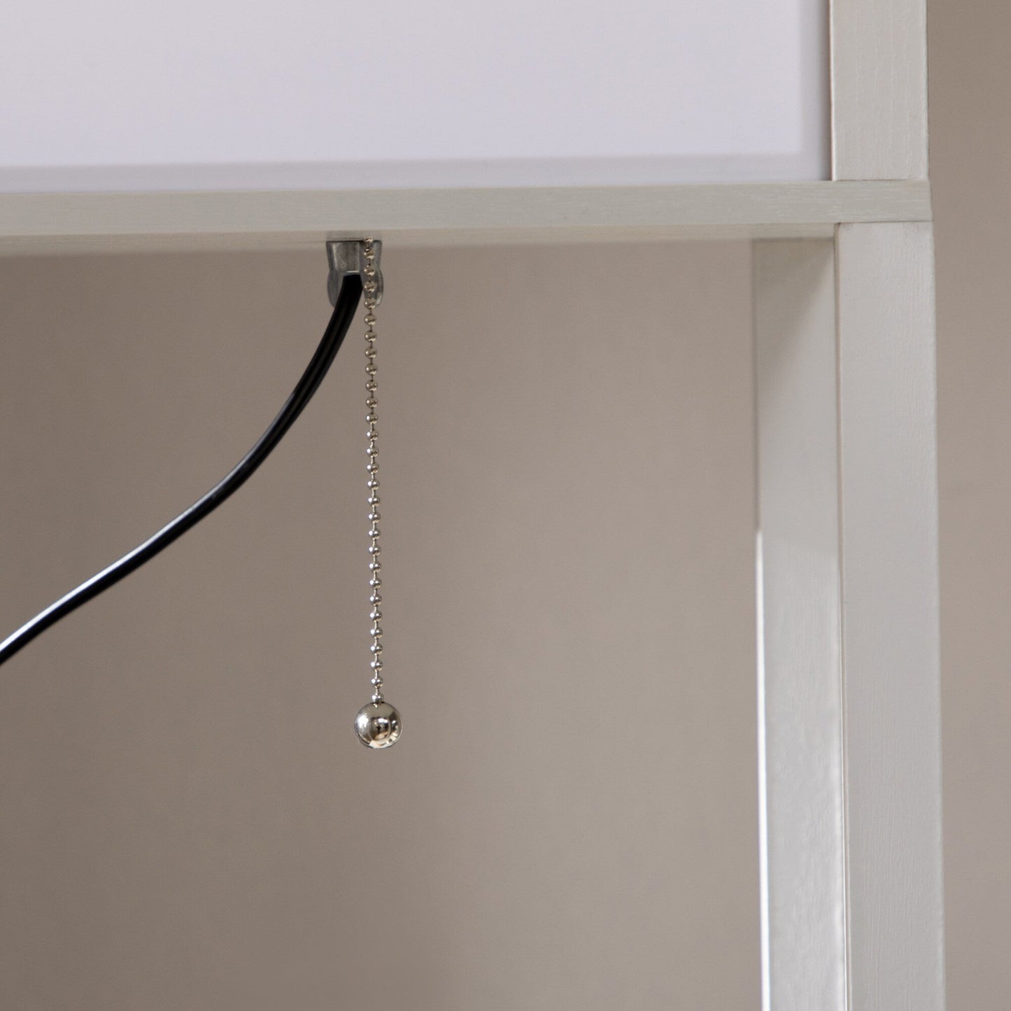 Lampadaire HOMCOM avec étagères, double éclairage, lampadaire moderne sur pied, avec abat-jour en tissu (ampoule non incluse)