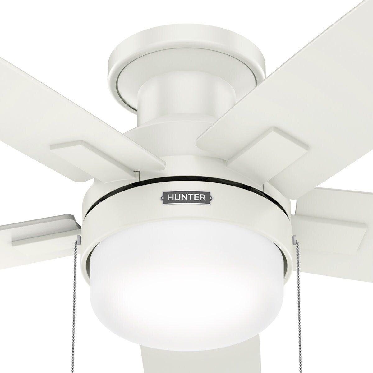 Ventilateur de plafond Hunter 52 Anisten à profil bas avec éclairage LED et chaînette - Style moderne, contemporain et transitionnel