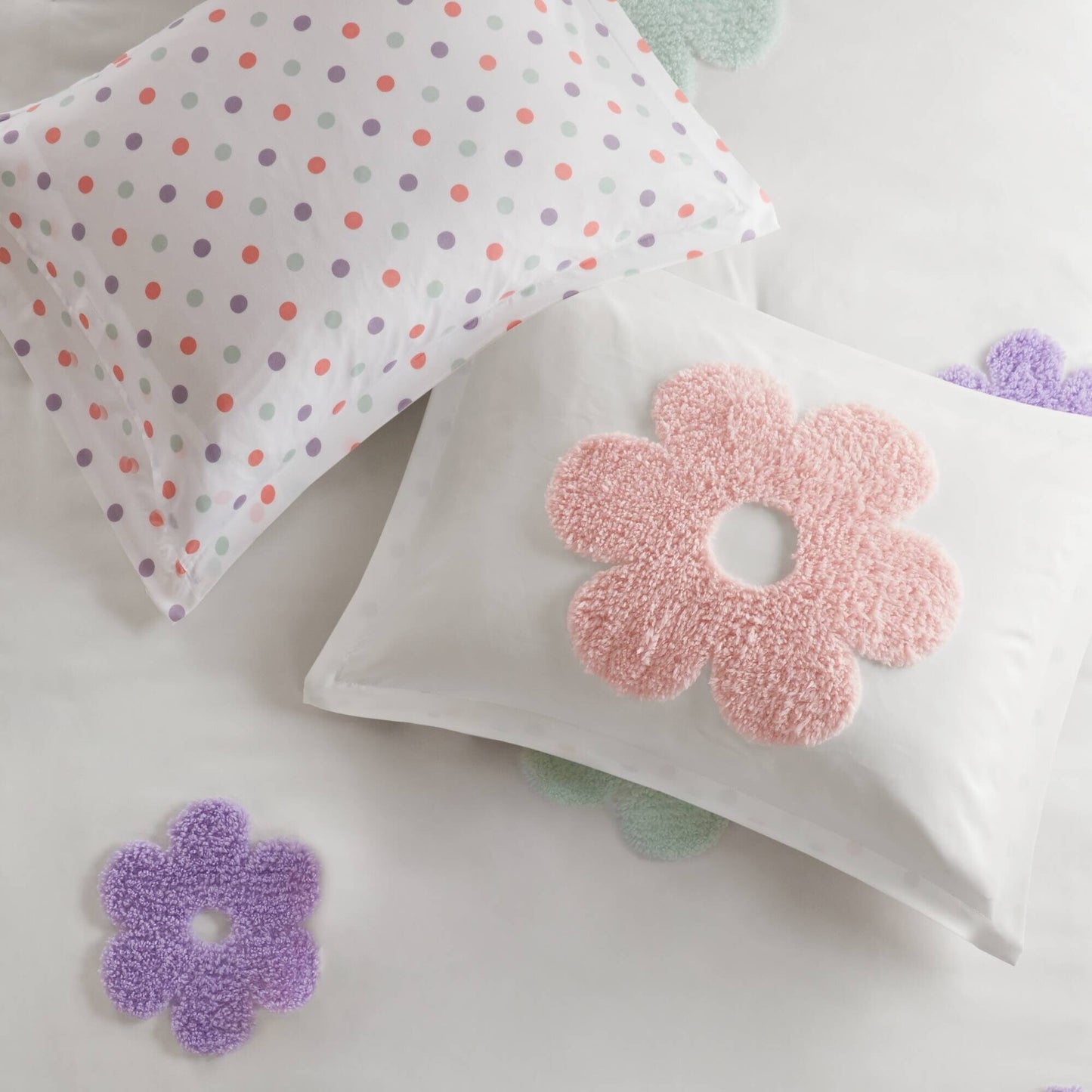 Parure de lit réversible en chenille tuftée Madeline Floral d'Intelligent Design Kids