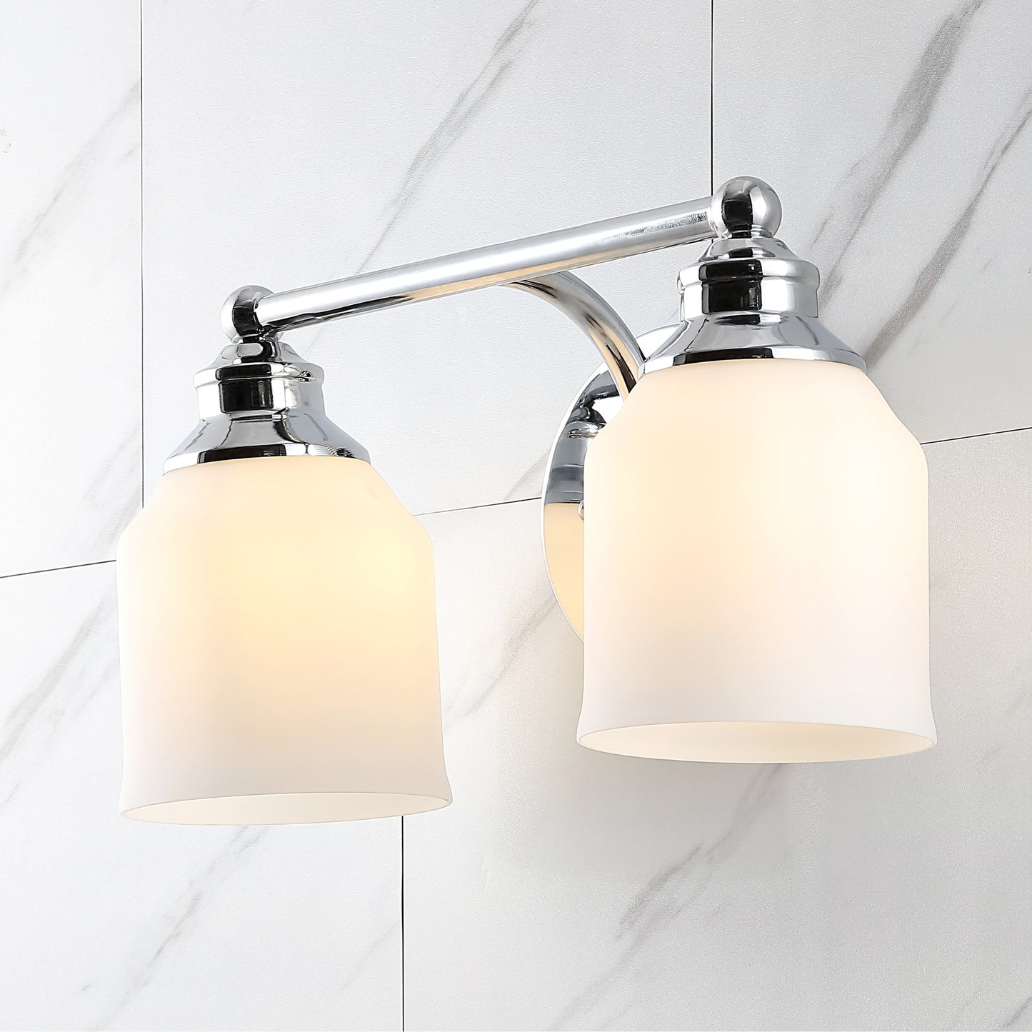 Applique murale LED style ferme/cottage Jayne en fer et verre dépoli, par JONATHAN Y