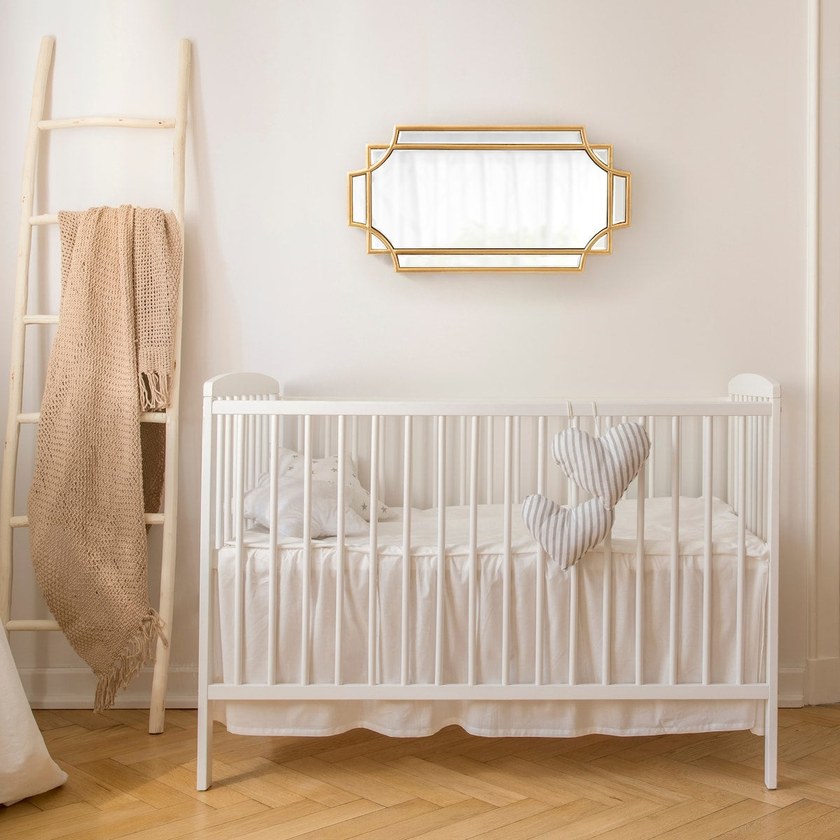 Miroir mural décoratif encadré traditionnel Kate and Laurel Minuette