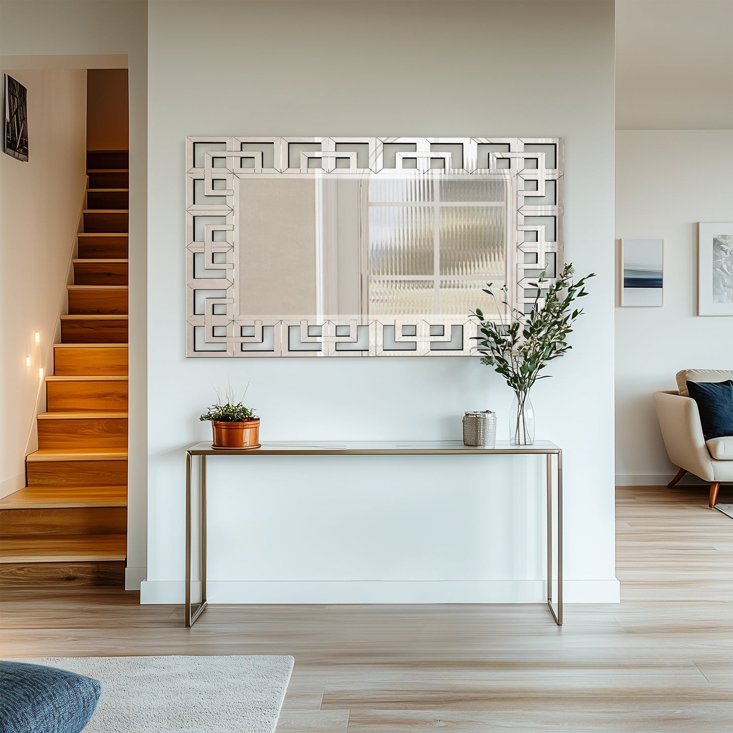 Grand miroir décoratif mural avec cadre géométrique argenté