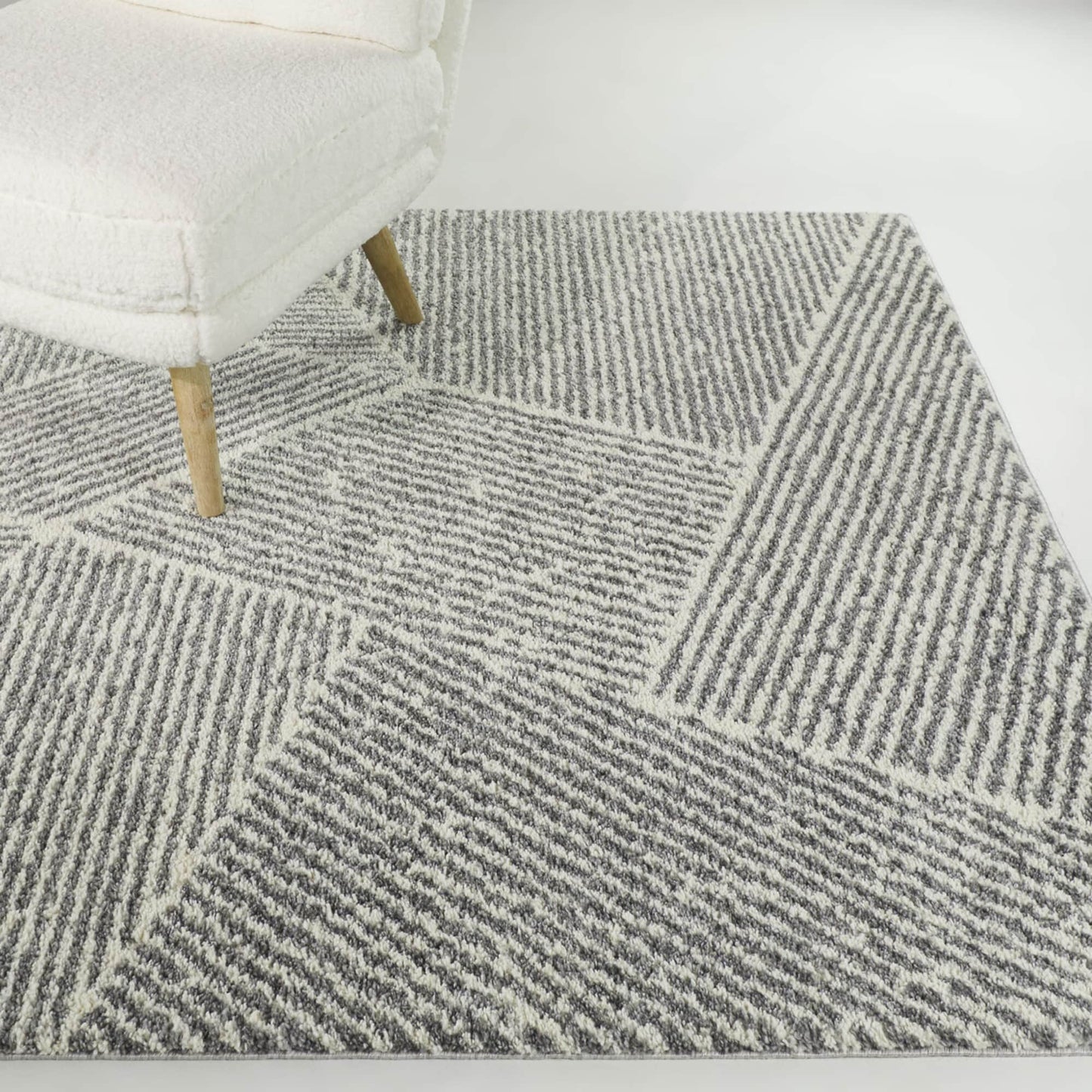 Tapis Larsen moderne à rayures variées