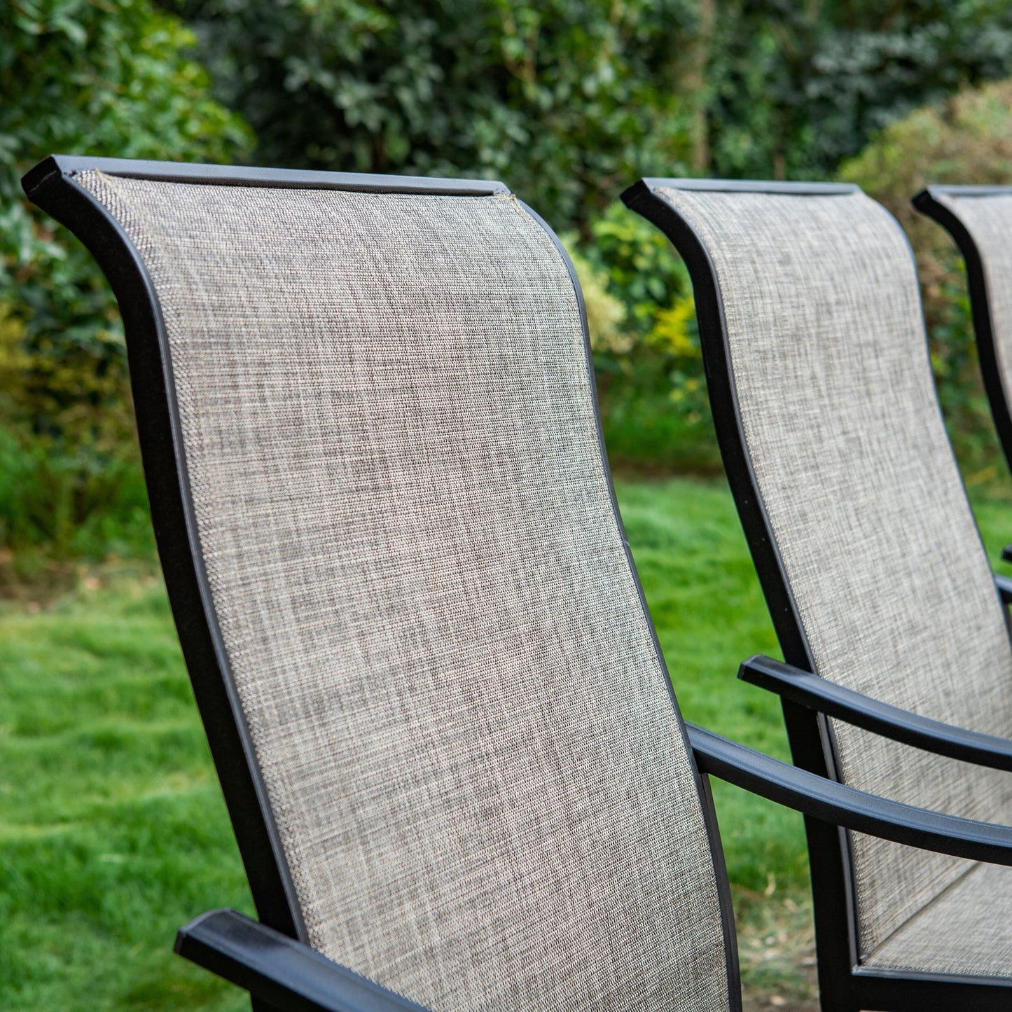 Ensemble de salle à manger de patio 8 pièces MAISON ARTS avec parasol de patio de 13 pieds