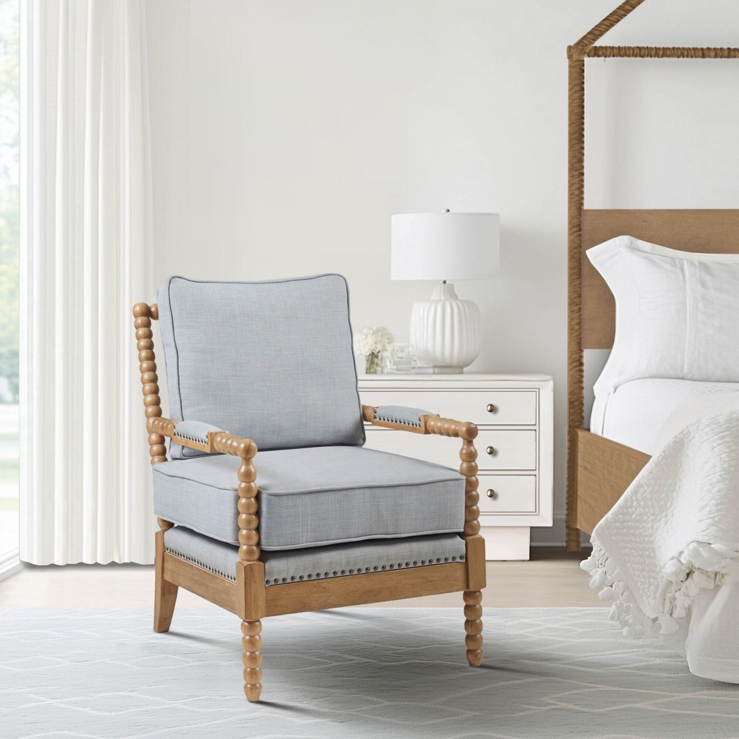 Fauteuil Madison Park Donohue à cadre en bois tourné