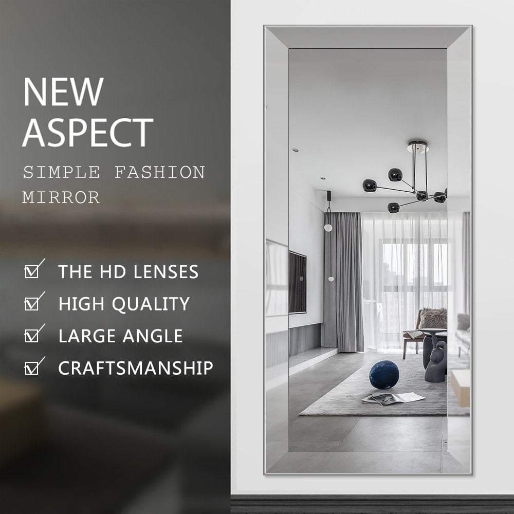 Miroir mural argenté métallisé élégant biseauté et réfléchissant pleine longueur