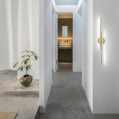 Applique murale minimaliste en métal linéaire à LED dimmable à 2 lumières