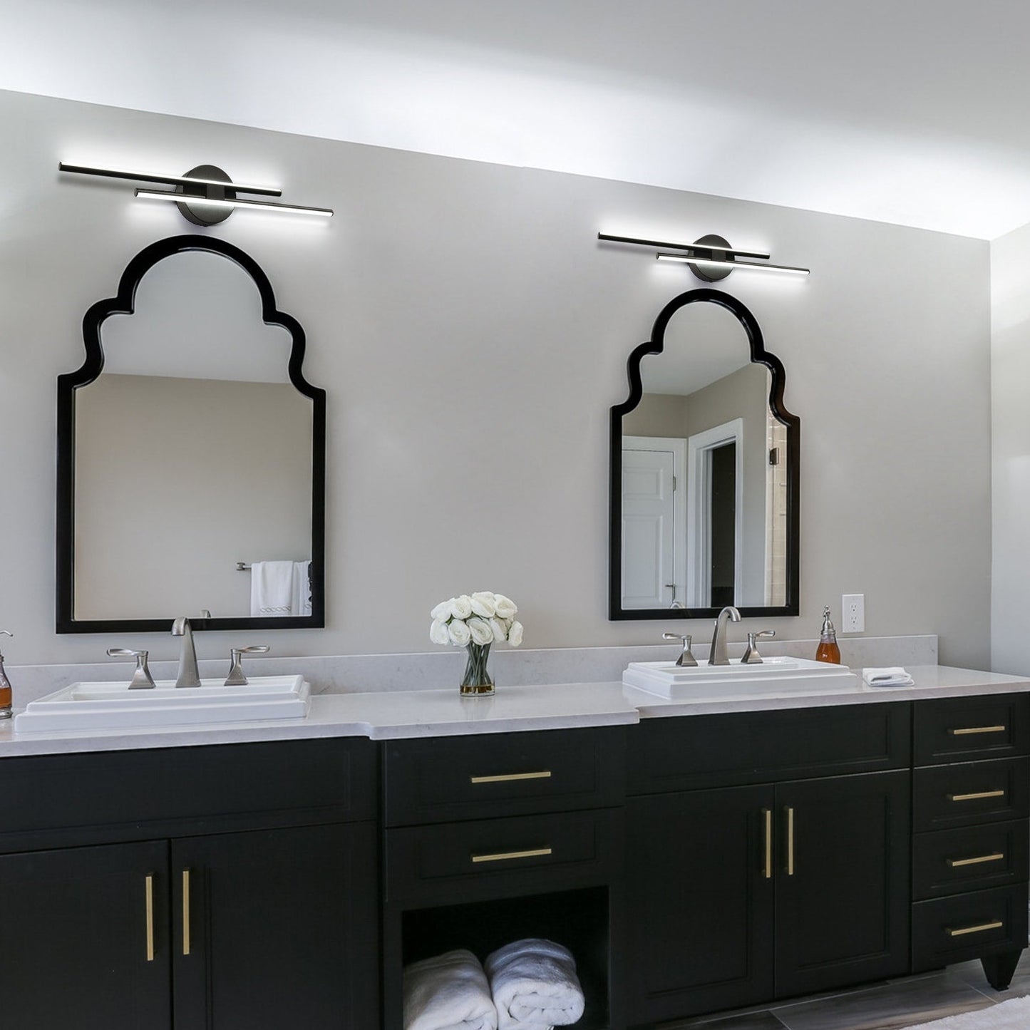 Applique murale minimaliste en métal linéaire à LED dimmable à 2 lumières