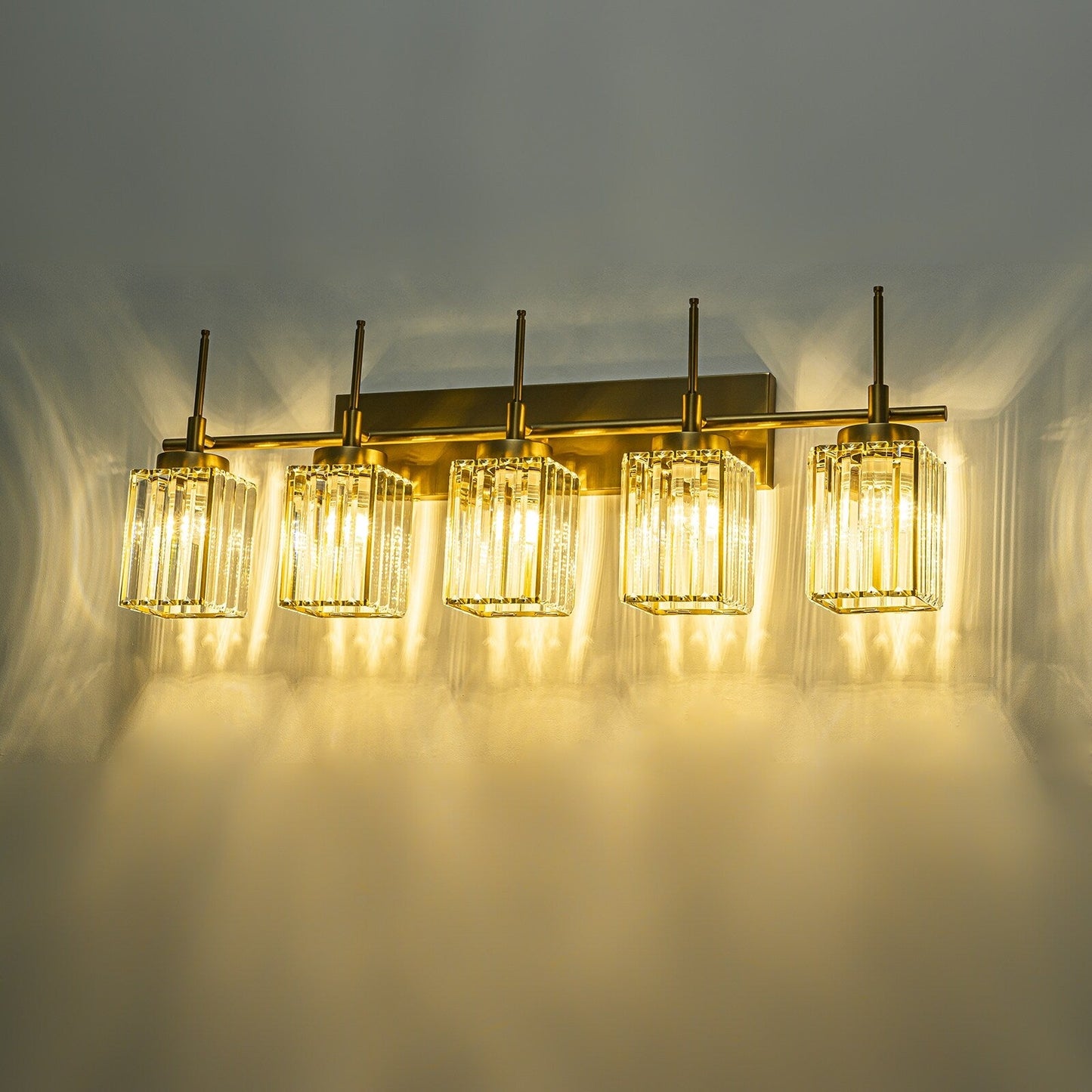 Applique murale moderne dorée à intensité variable, style cylindrique glamour pour salle de bain, applique murale en cristal pour coiffeuse