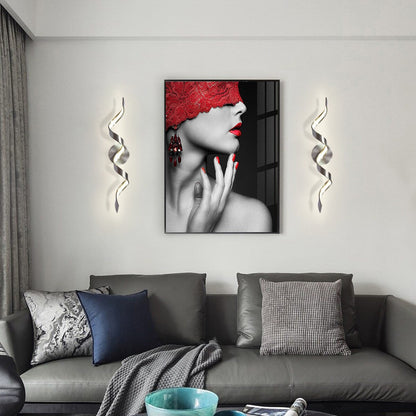 Applique murale LED moderne à spirale pour salle de bain, intensité variable.