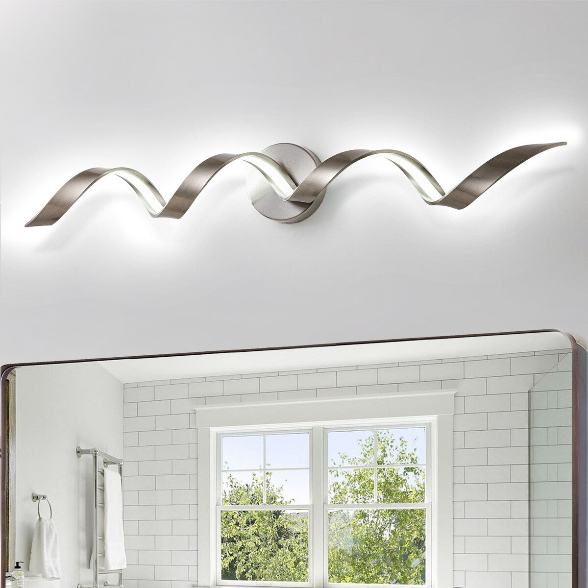 Applique murale LED moderne à spirale pour salle de bain, intensité variable.