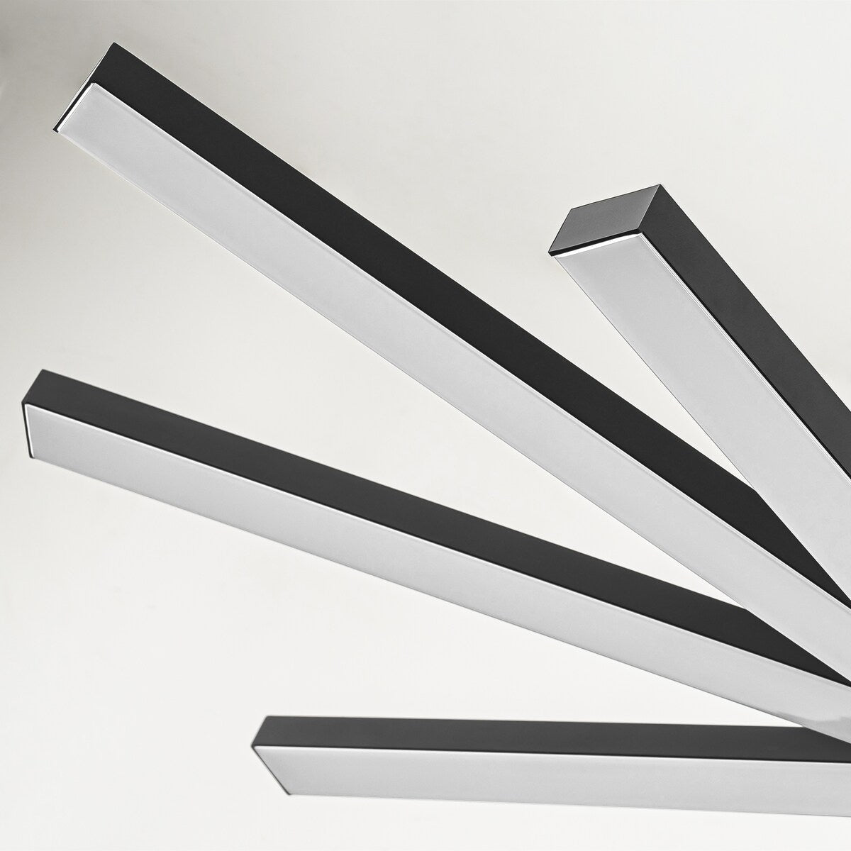 Lustre moderne linéaire à plusieurs niveaux de style Sputnik, lumière chaude 3000K, LED intégrée