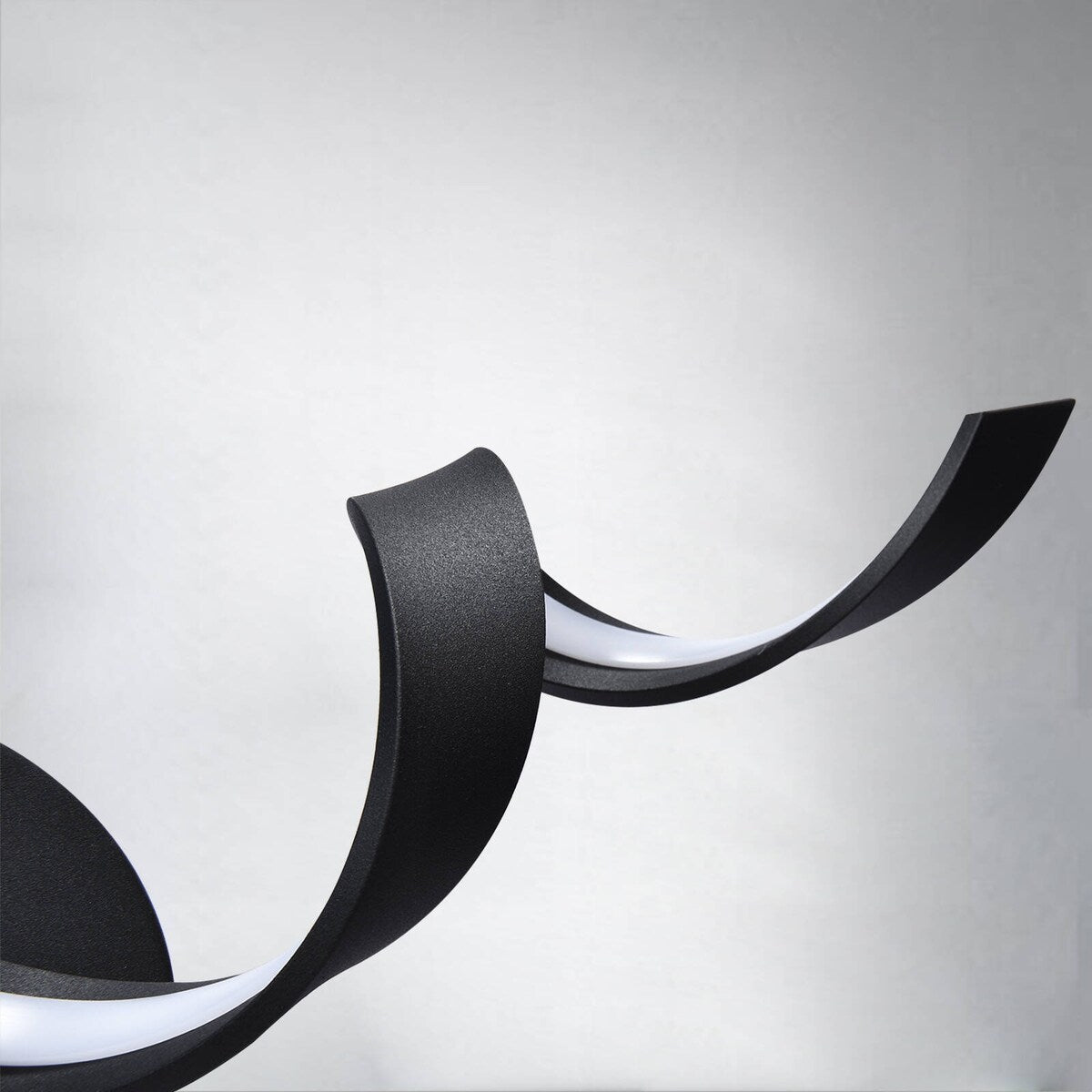 Applique murale LED moderne à spirale pour salle de bain, intensité variable.