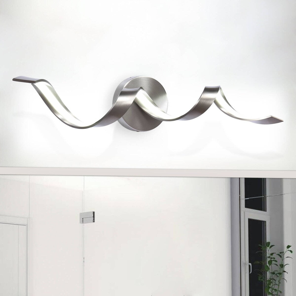 Applique murale LED moderne à spirale pour salle de bain, intensité variable.