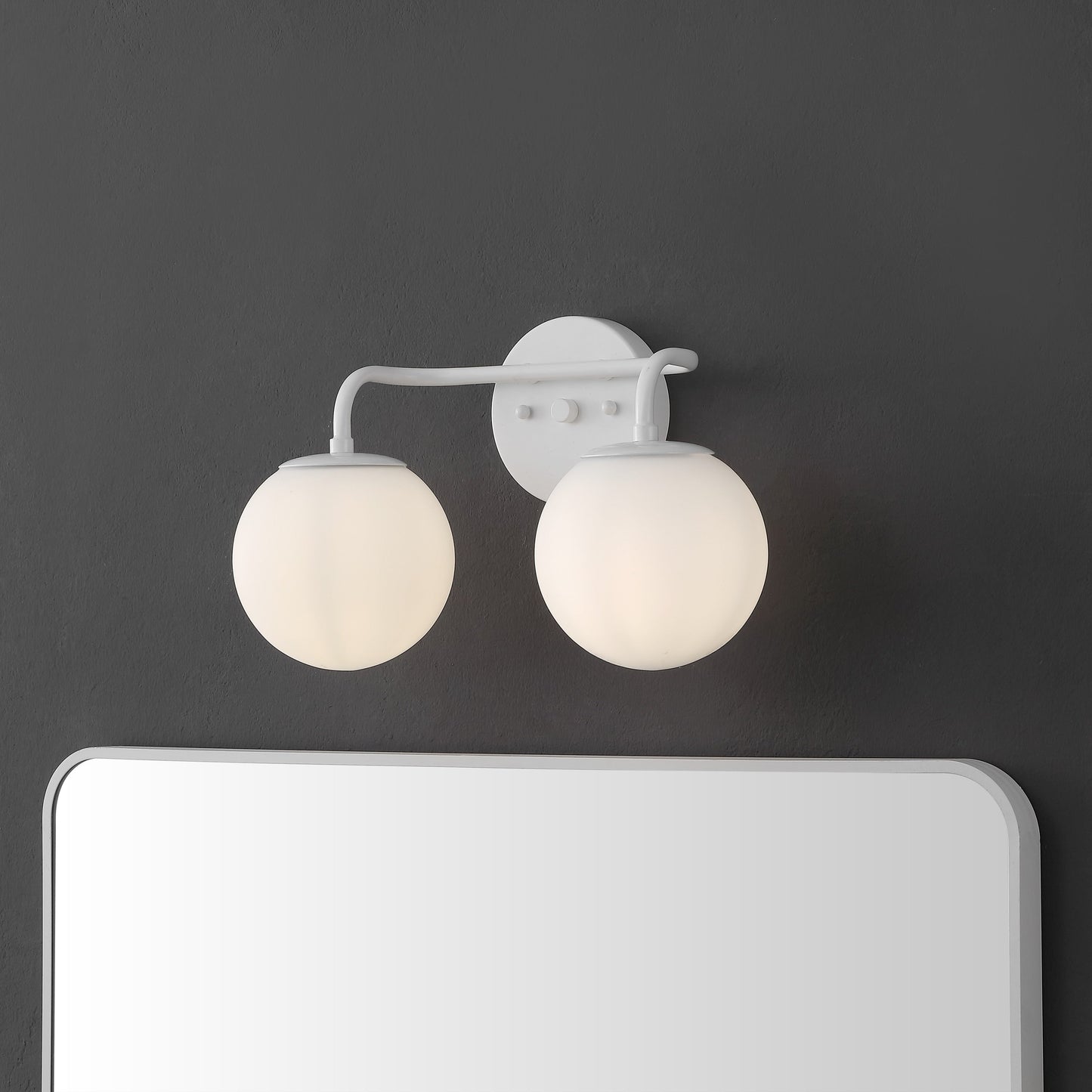 Meuble-lavabo moderne Globe en métal et verre dépoli avec éclairage LED, par JONATHAN Y