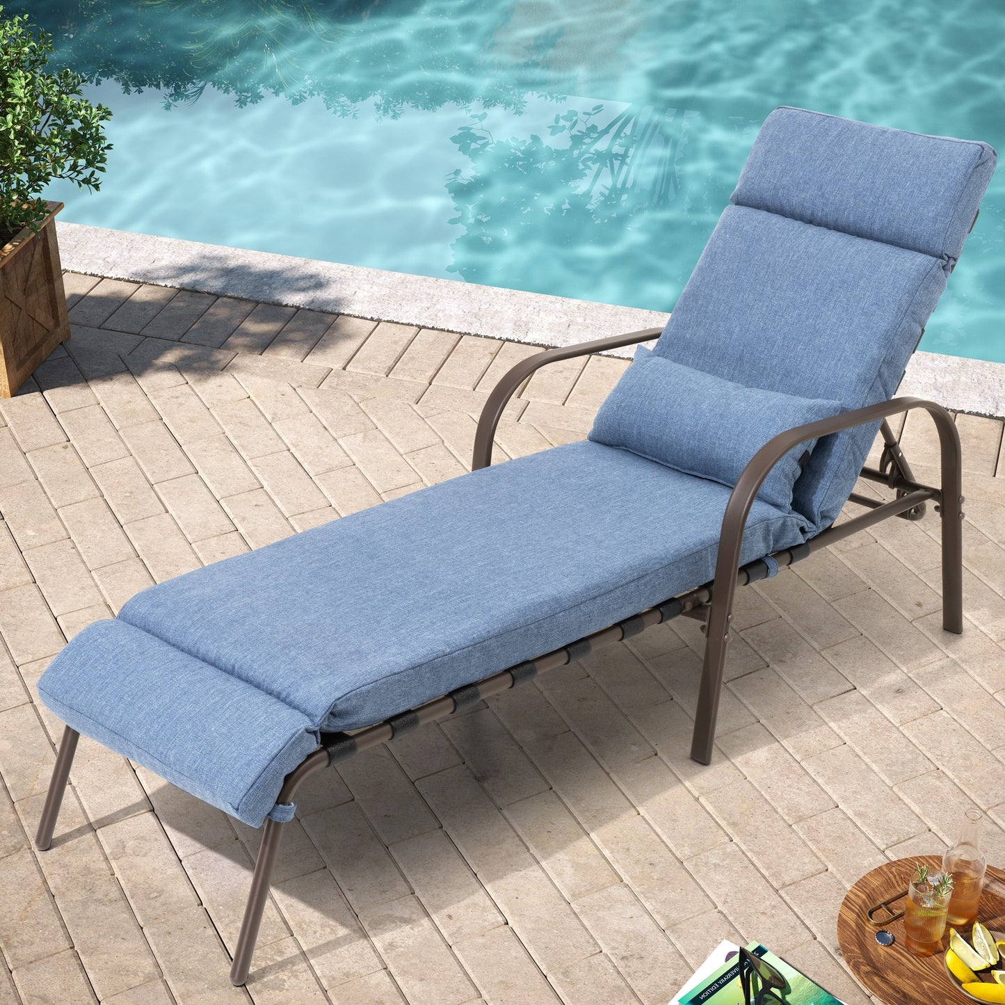 Chaise longue d'extérieur réglable avec coussin, idéale pour la plage et la piscine