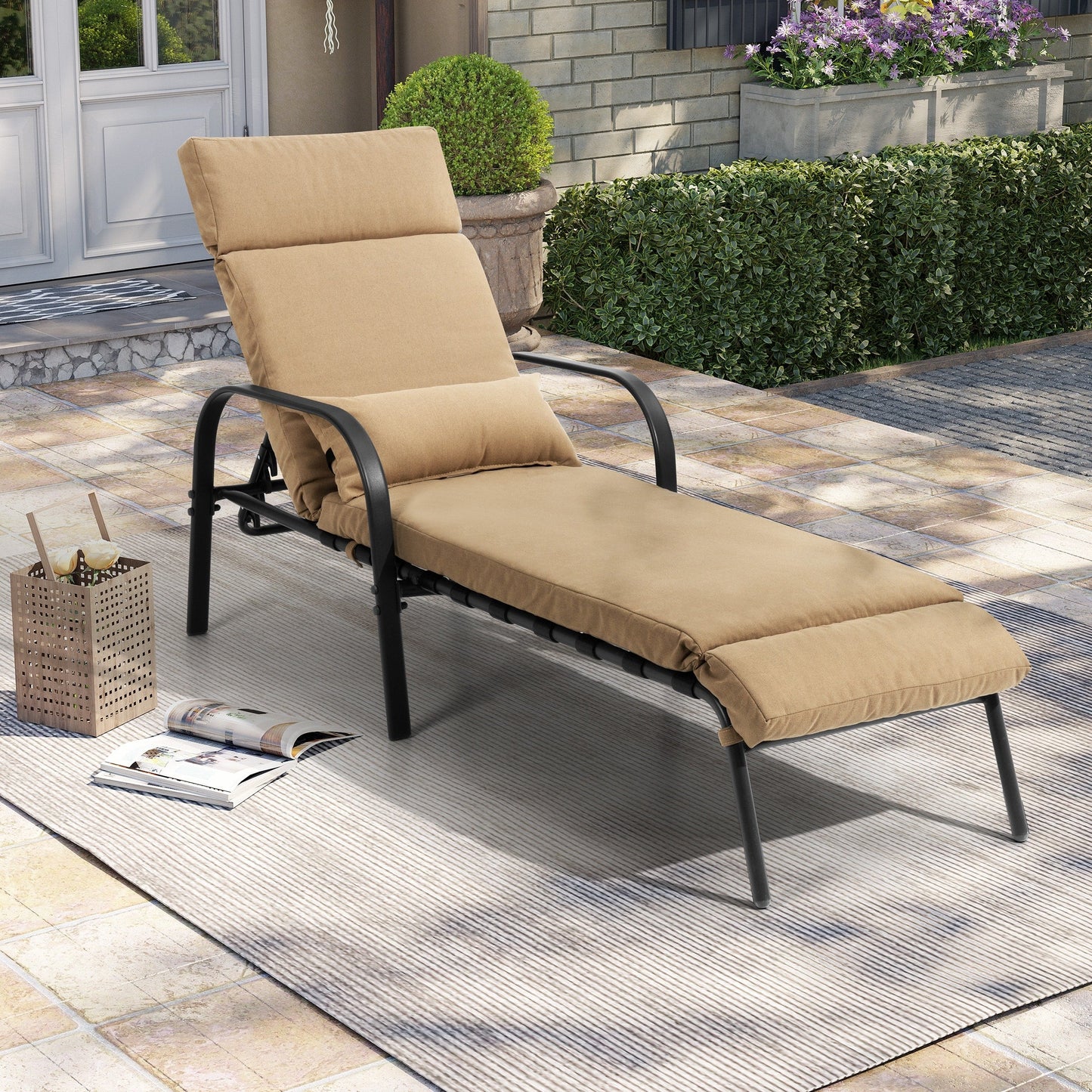 Chaise longue d'extérieur réglable avec coussin, idéale pour la plage et la piscine