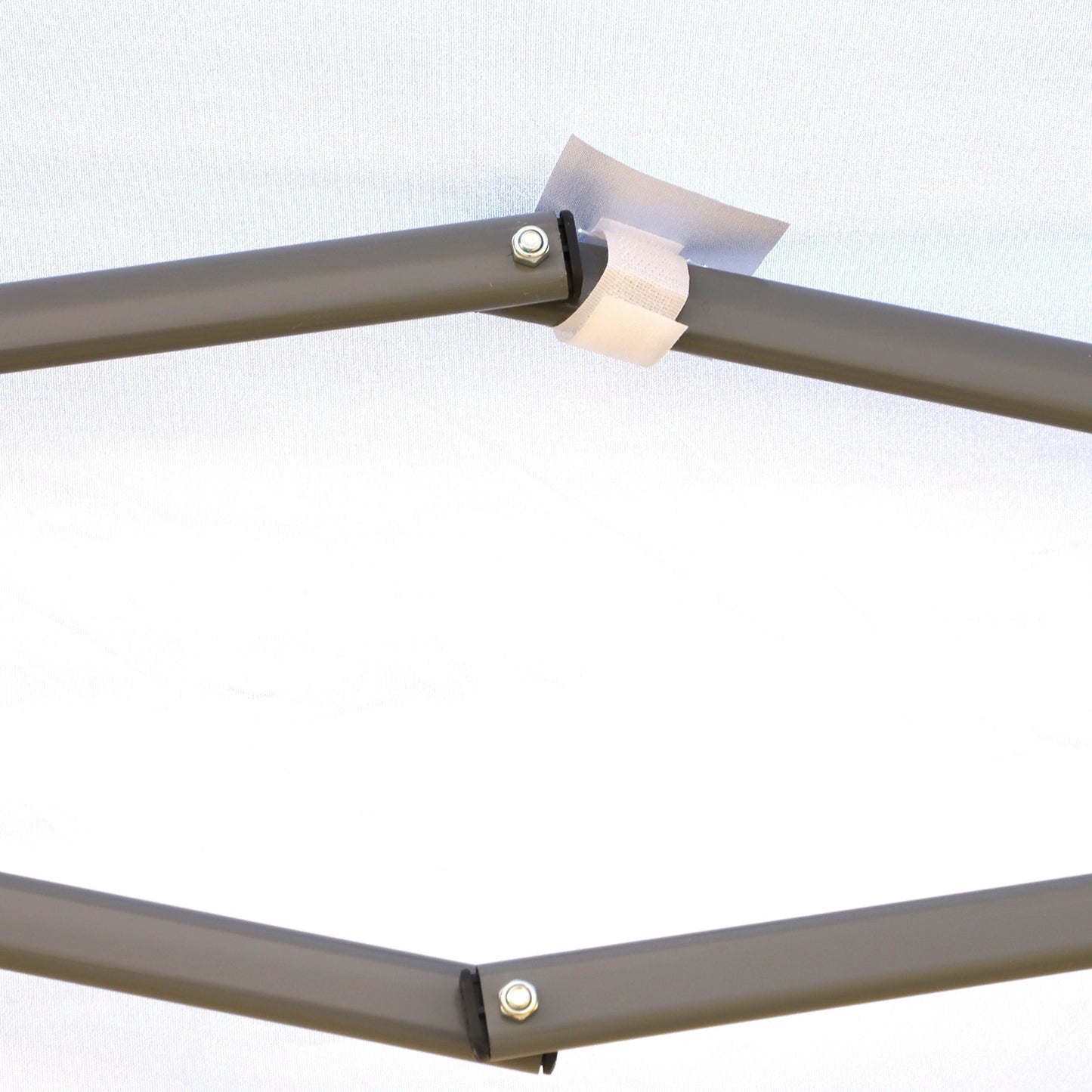 Auvent pliable robuste Outsunny avec structure solide, toit anti-UV et sac de transport pour terrasse, jardin, plage, etc.