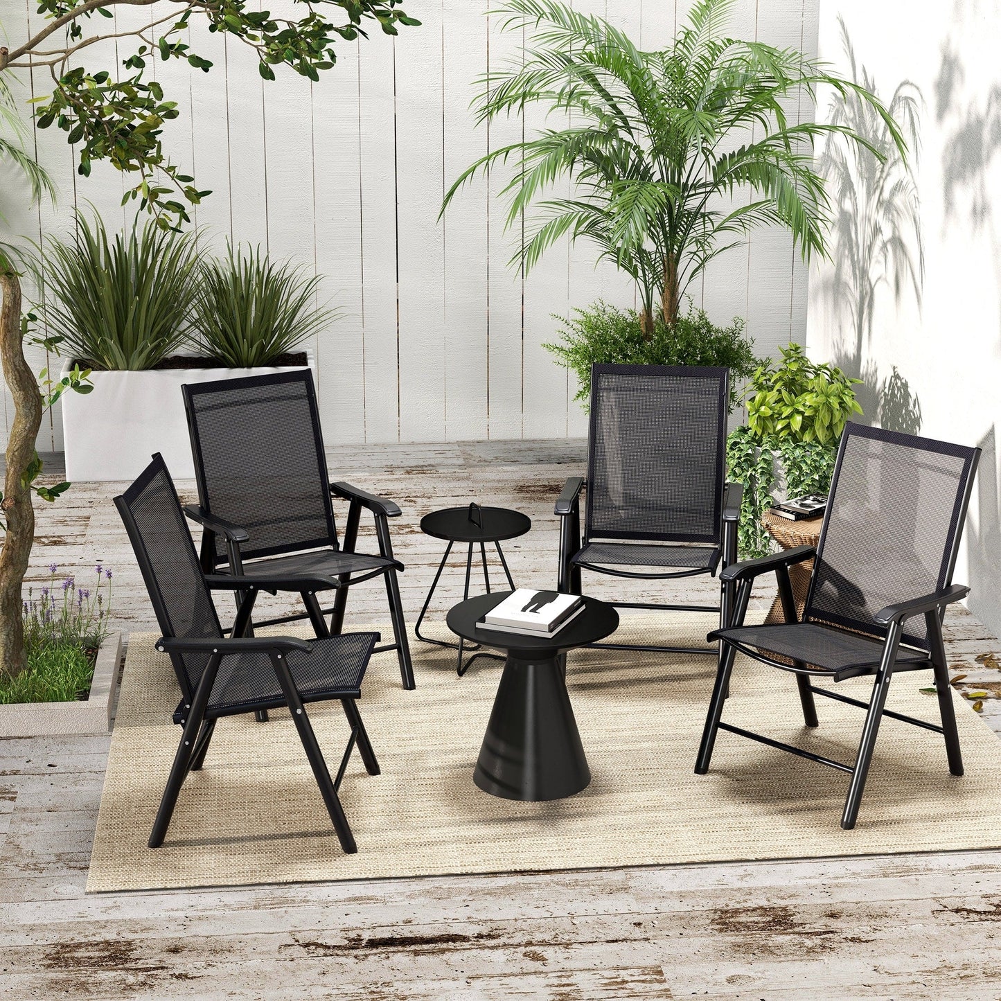 Ensemble de 4 chaises de patio pliantes Outsunny au design simple et élégant, confortables pour la terrasse, le jardin, la cour et les voyages.