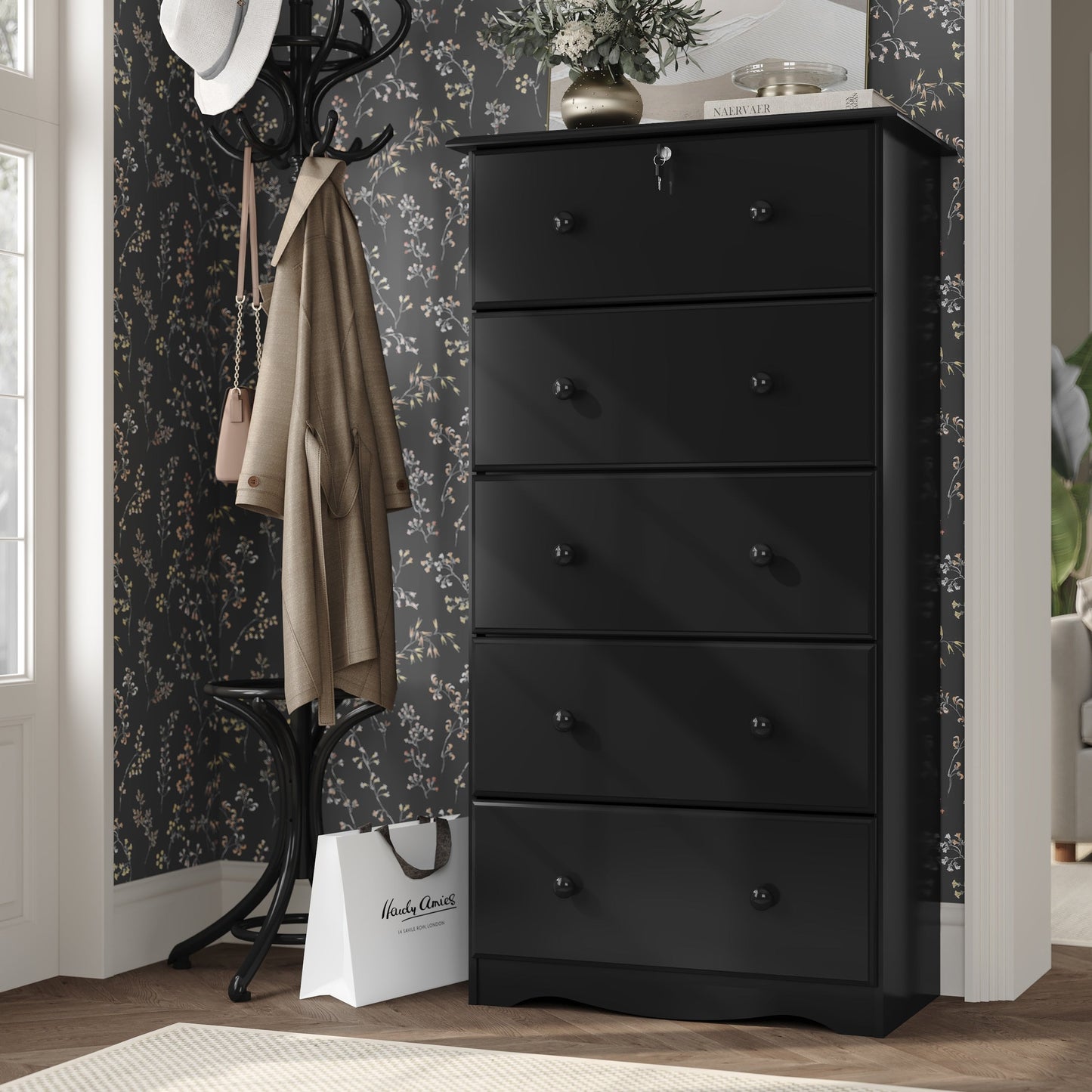 Commode à 5 tiroirs jumbo 100 % bois massif Palace Imports avec serrure et poignées en métal ou en bois