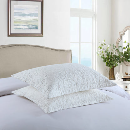 Taie d'oreiller brodée Porch &amp; Den Manor (lot de 2)