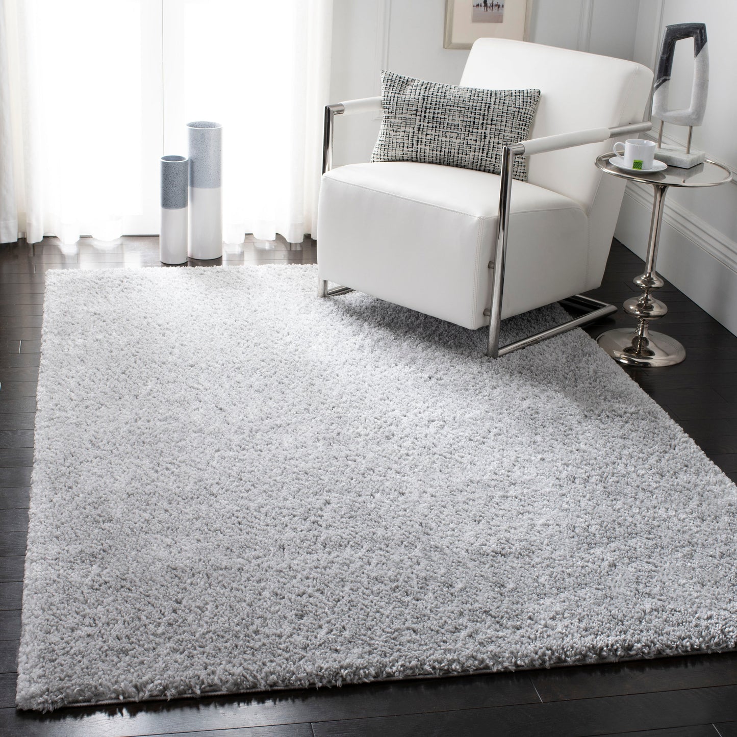 Tapis SAFAVIEH August Wilhelma Shag uni de 3 cm d'épaisseur