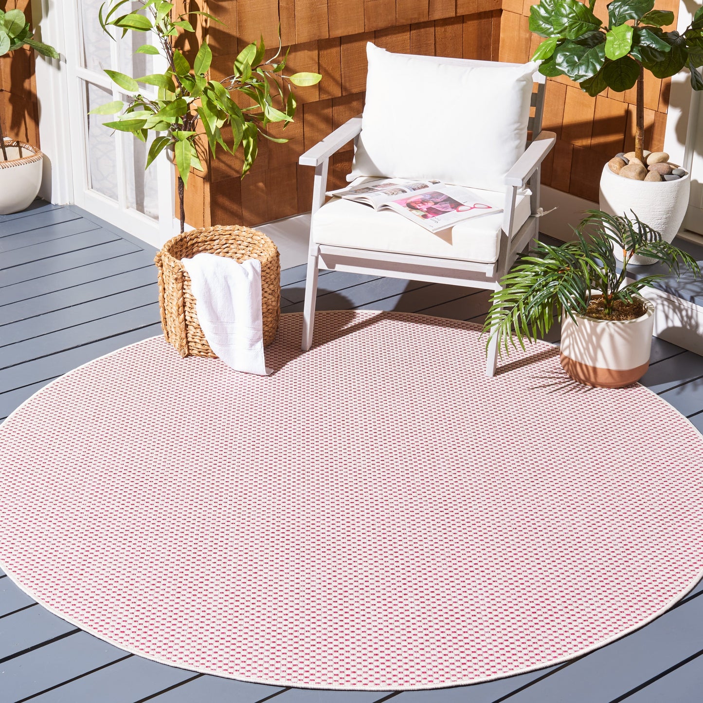 Tapis de patio/jardin imperméable SAFAVIEH Courtyard Begajeta pour intérieur/extérieur.